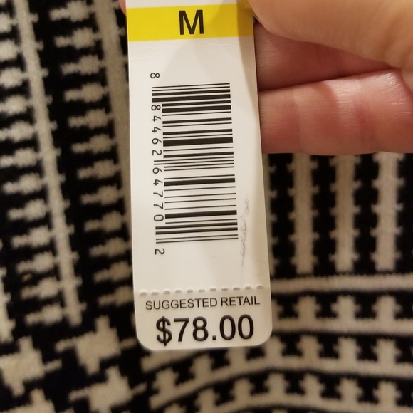 JOSEPH A Printed Turtleneck Sweater Black White Size Medium NWT 78$ - Picture 5 of 9